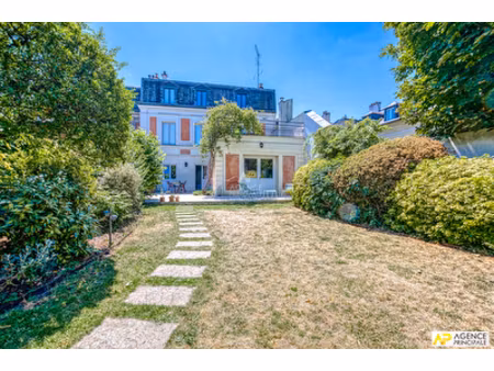 versailles saint-louis maison 7 pièces 235 m² au sol (181.52 m² habitables) sur parcelle d