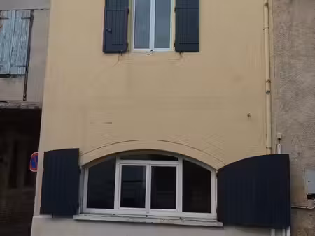 maison de village en duplex dans le lot 46700 en bon état général