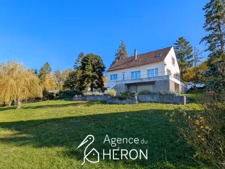 pavillon traditionnel rénové grand terrain avec vue sur vall