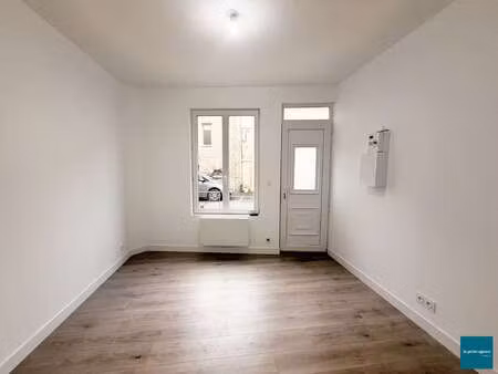 location appartement t1 à douvres-la-délivrande (14440) : à louer t1 / 13m² douvres-la-dél