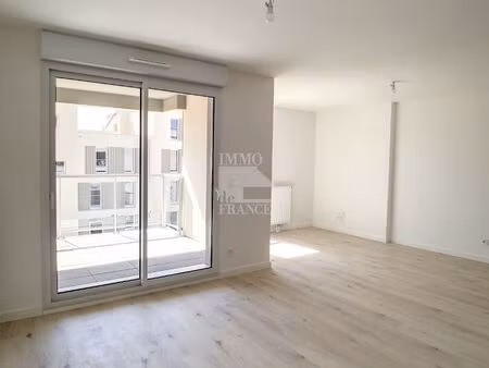 location appartement 3 pièces 64m²