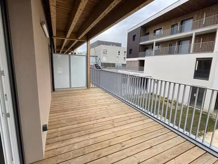 t4 de 81 11m² - coueron - jt1737