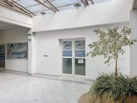vente commerce 88 m² ajaccio (20090)