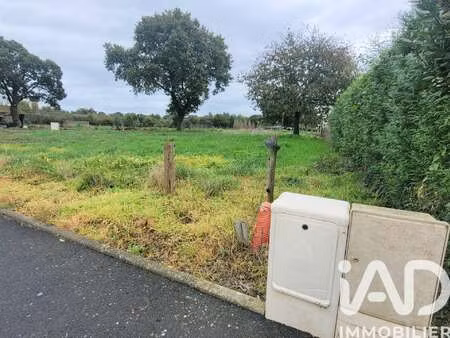vente terrain à issé (44520) : à vendre / 453m² issé