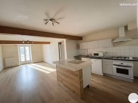 appartement f3 beaucoup de charme   sécurisé