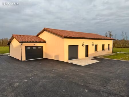 maison individuelle récente à louer – 4 chambres – 126 m² – pont-de-vaux (à 2 min du centr