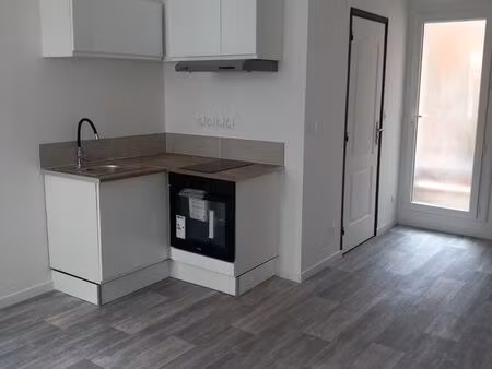 t1 disponible immédiatement