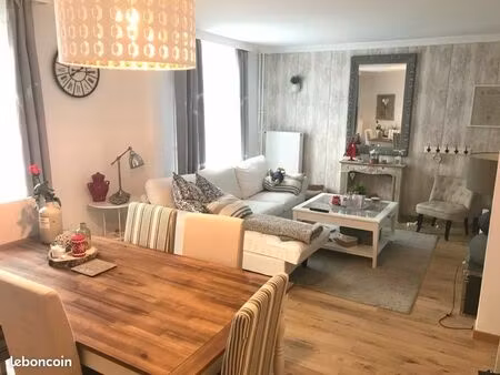 à louer – grand t2 de plus de 60 m² – tours