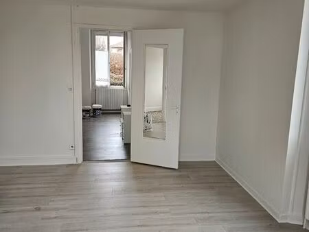 loue t3 au abrets en dauphine