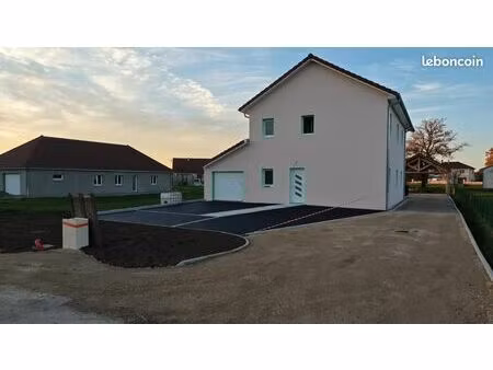 location neuve - 80m² / 3ch / grand balcon / jardin / stationnement couvert - saint sulpic