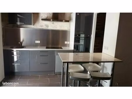 petite maison meublée vallabrègues