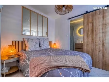 appartement meublé deux couchages  terrasse et parking