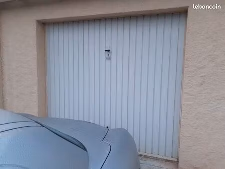garage 17 m² à louer