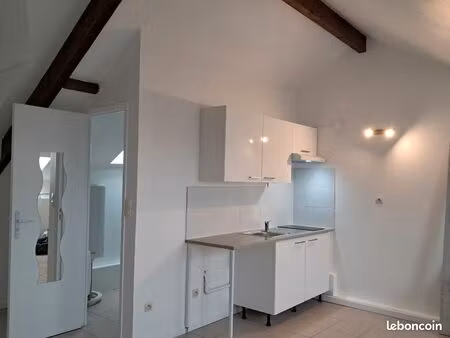 f2 près quais de seine et gare sncf