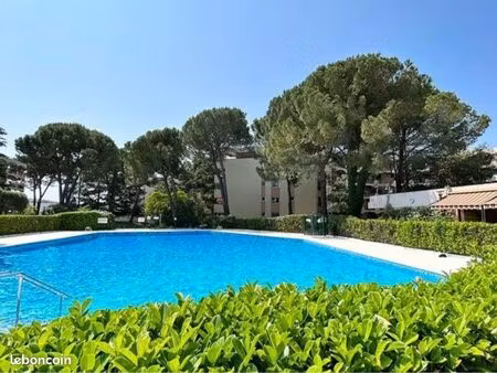 studio 30m2 résidence avec piscine bail 3 mois