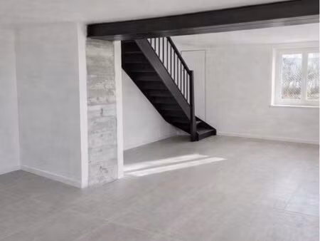 maison rénovée - 3 chambres et un hangar