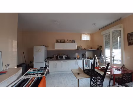 vente appartement 3 pièces 70 m² à lespignan (34710)  99 000 €