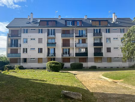 appartement 2 pièces - hautschatou