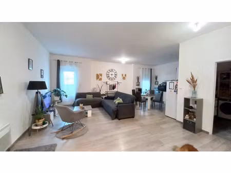 vente appartement 3 pièces 98 m² à lespignan (34710)  120 000 €