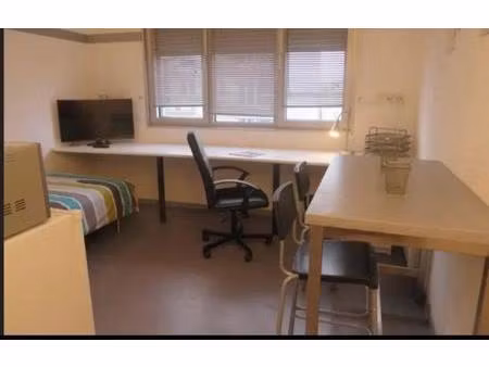 location appartement 1 pièce 20 m² à reims (51100)