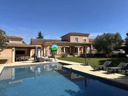 maison 7 pièces 218 m2 avec studio indépendant 32 m²