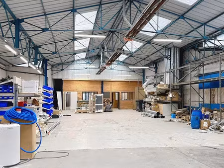vente commerce 827 m² tarare (69170)