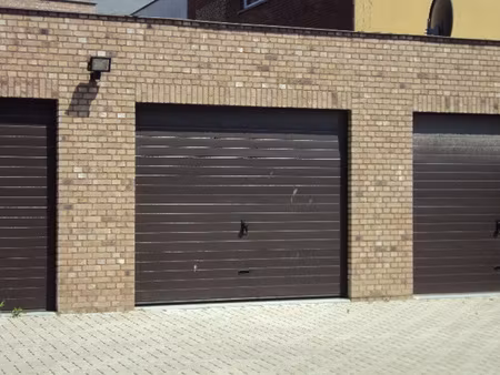 garage te huur in malle
