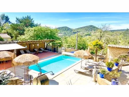 propriété au calme  à la croisée du gard  de l'ardèche  du vaucluse et de la drôme