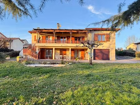 maison au bord du lot st sylvestre - commodités à pied