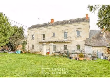 maison de maître proche commerces.