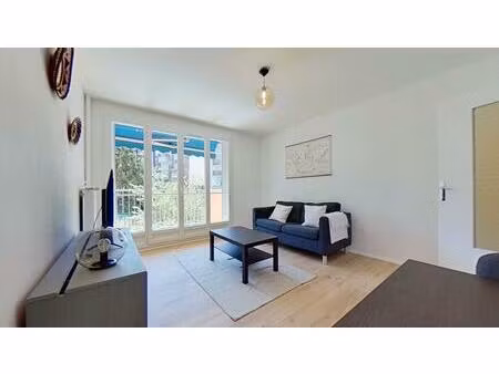 location appartement 4 pièces 69 m² à lyon 7 (69007)