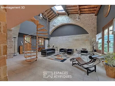 l'élégance d'un ancien chai: volumes cathédrale et bassin romain