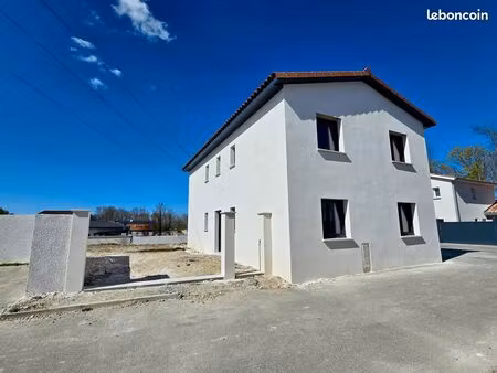 irigny village plateau de 90m² rez de jardin 450m2 de jardin