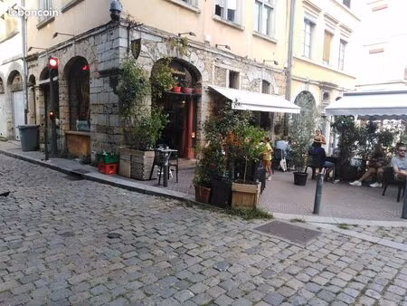 pas de porte/droit d'entrée