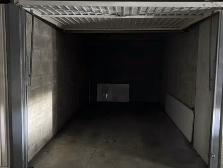 garage (box fermé) - quartier jet d’eau