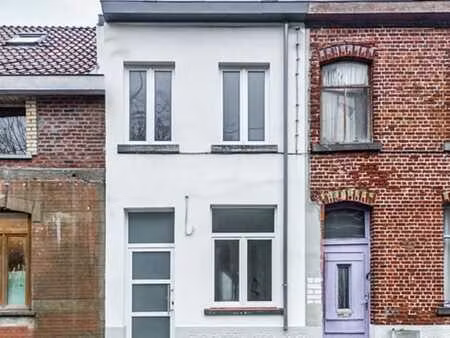 maison rénovée 4 chambres avec jardin! peb b!