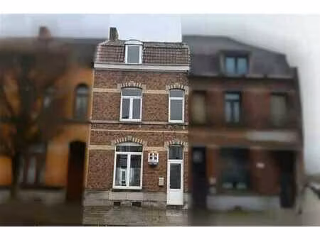 jolie maison de ville avec cour