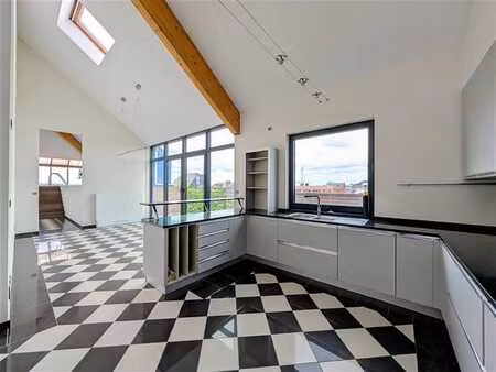 penthouse 3 chambres avec piscine intérieure et 3 chambres