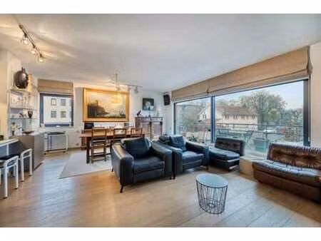 appartement avec terrasse et parking à embourg