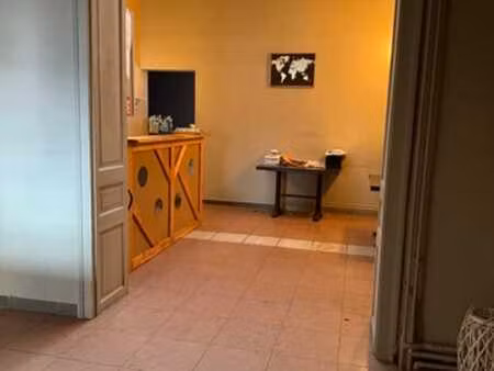 maison de commerce et d'habitation  emplacement stratégique