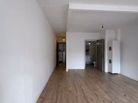 studio rénové plein sud bord de meuse