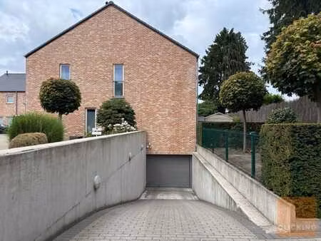 centre de wemmel: box dans garage commun