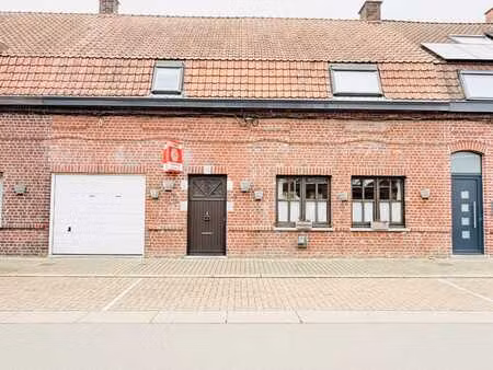 spacieuse maison familiale à estaimpuis