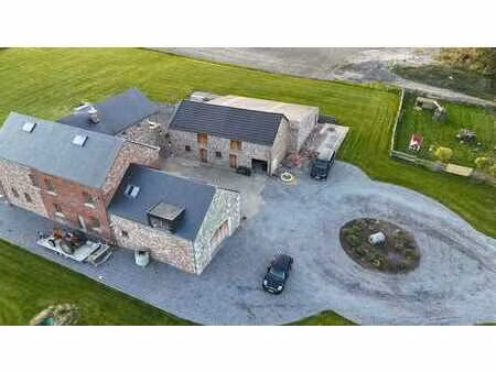 vieille ferme isolée à 5 min du centre d'aubel