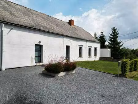 maison villageoise de plain pied - 2 chambres idéalement sit