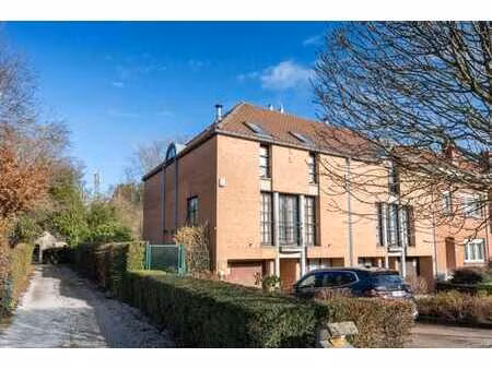 stockel: belle maison 3 façades 3ch - 2sdb - 180m2