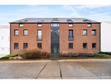 appartement deux chambres avec cave et garage