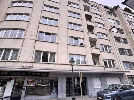 lumineux et agréable studio avec cave