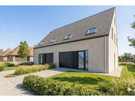 maison récemment construite à vendre à lichtervelde.