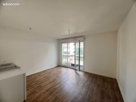 studio t1 27 m2 disponible de suite